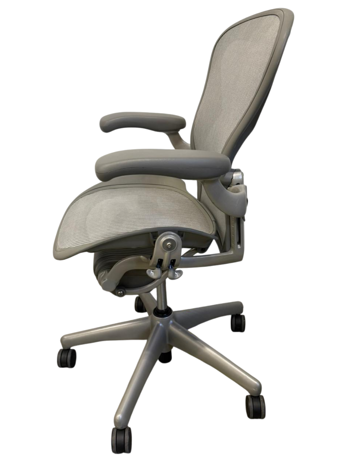 Herman Miller Aeron Titanium